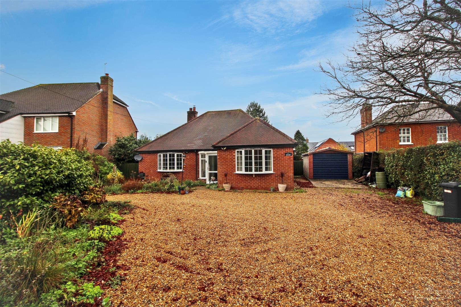 Reading Road, Burghfield Common, Reading